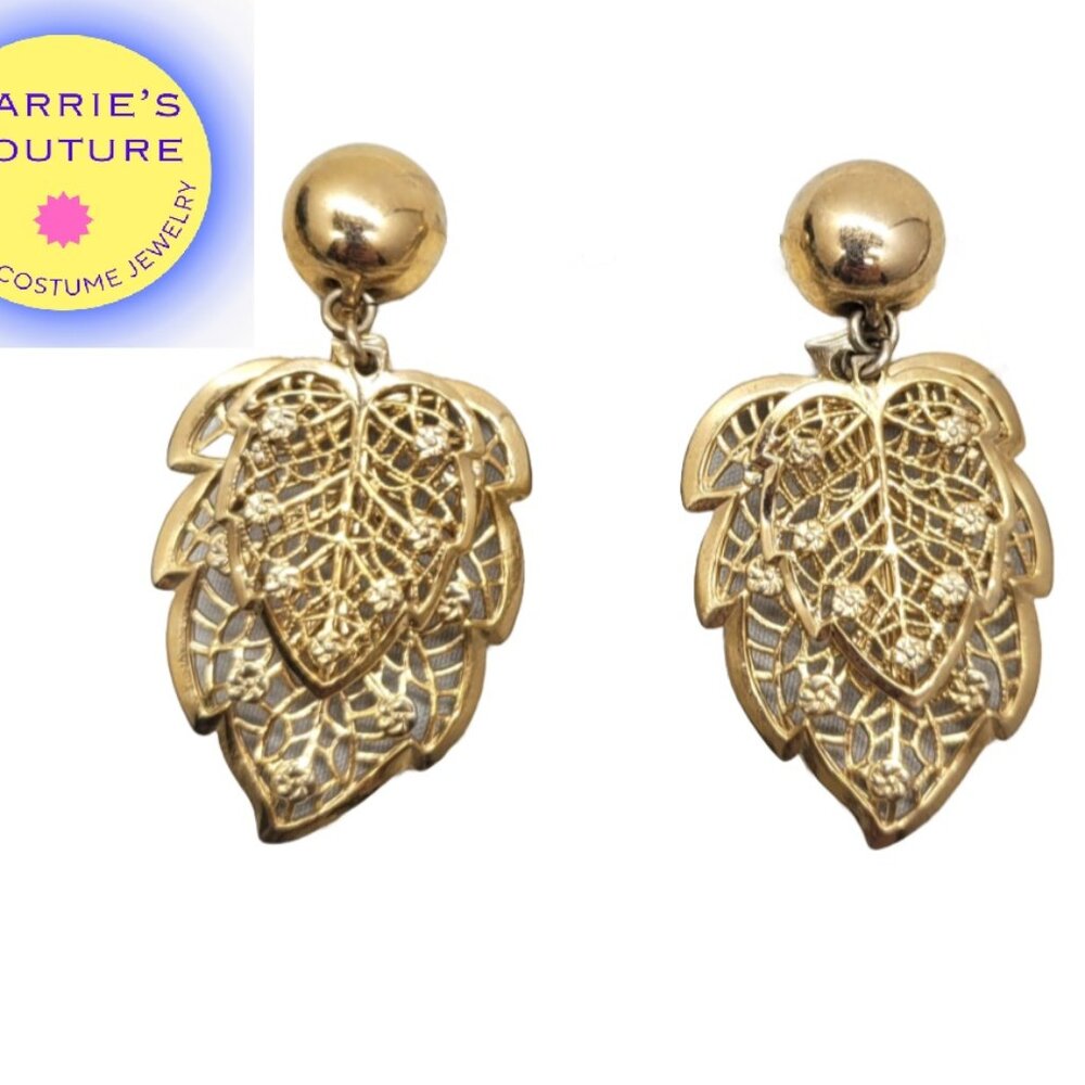 Vintage 1950s Signed Napier Goldtone Filigree Leaves Drops Clip Earrings